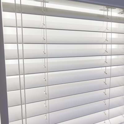 Wooden-Venetian-blinds