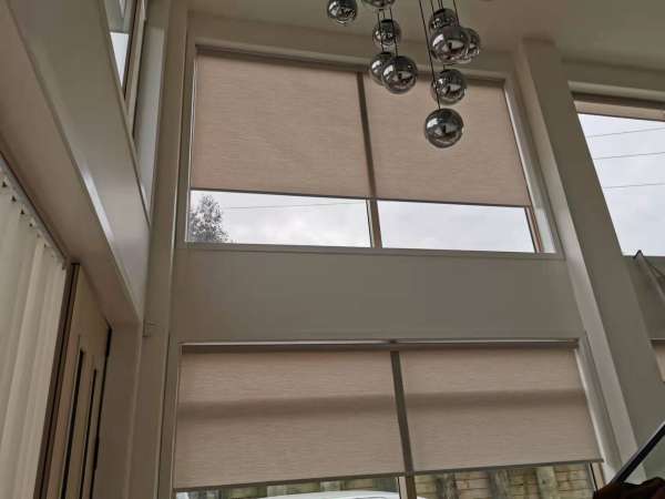 Light Filtering Roller Blinds - Image 2
